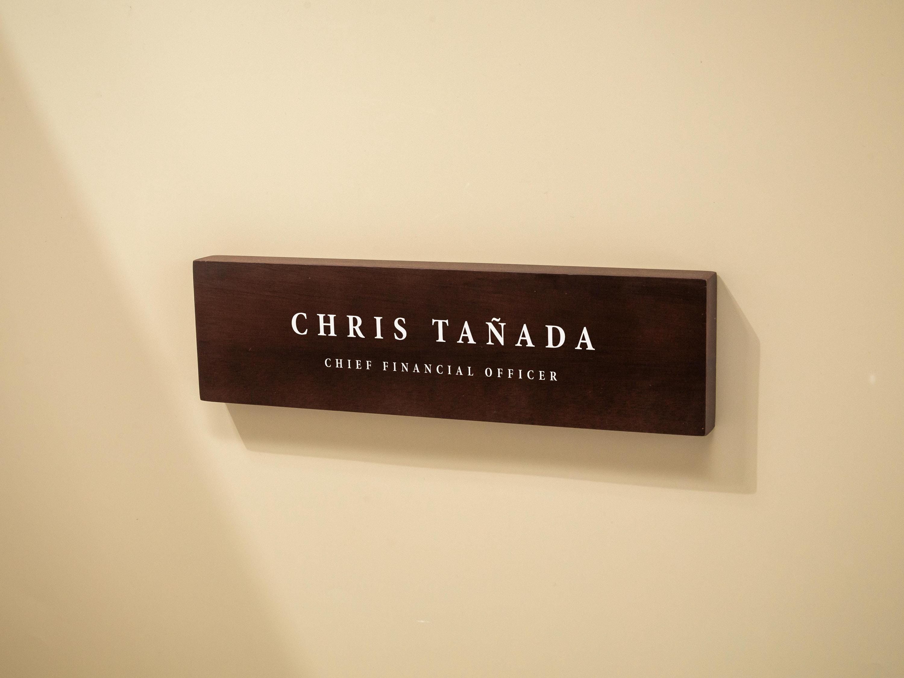 Stick On Wood Wall Name Plate (D1) - Personalized Door Office Sign New Job Room Label CEO Boss Staff Teacher Corporate Promotion Gift