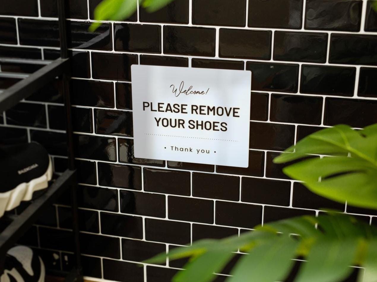 Please Remove Your Shoes Acrylic Courtesy Sign - 6.5 x 7.75" For Vacation Rentals Airbnb VRBO Hotels Beach House Cabin Guests No Shoes